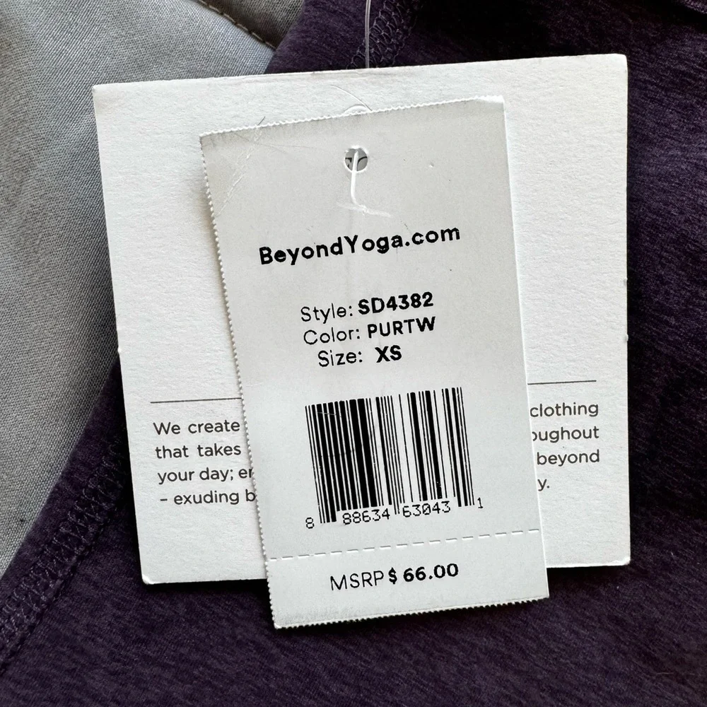 Tank/sports bra - Picture 2 of 4